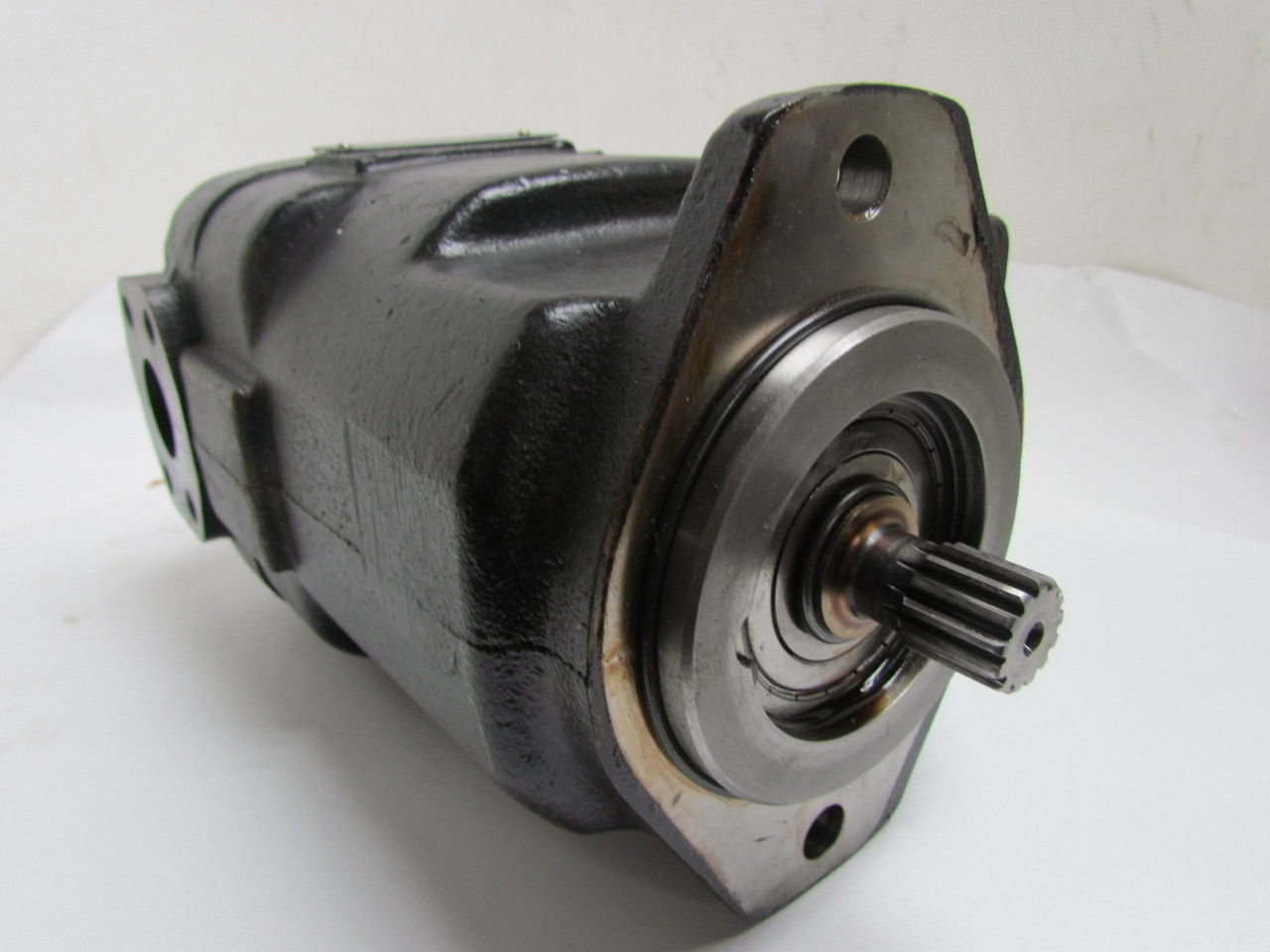 Oilgear PVWW15LDFSHNSNTHCP134D Hydraulic Pump 15GPM eBay