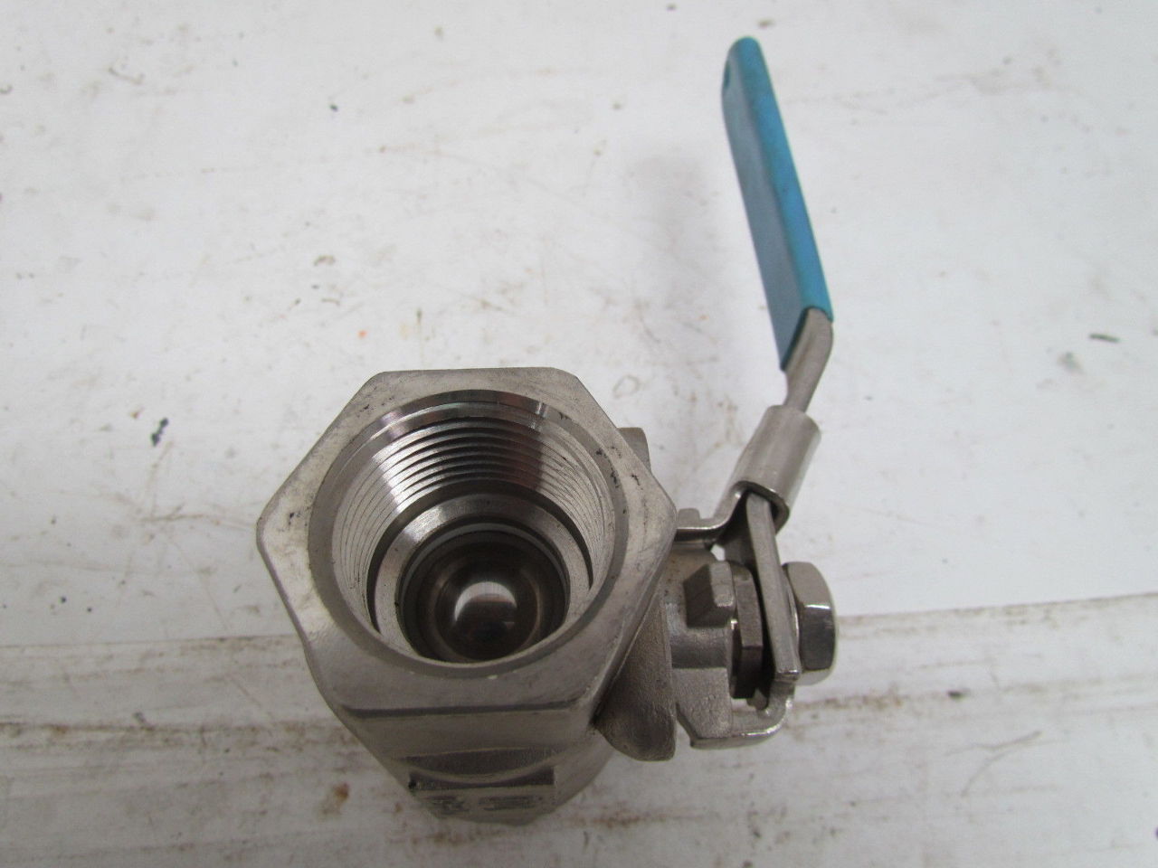 Milwaukee CF 8M 1" NPT 2000 WOG Stainless Steel Ball Valve Locking
