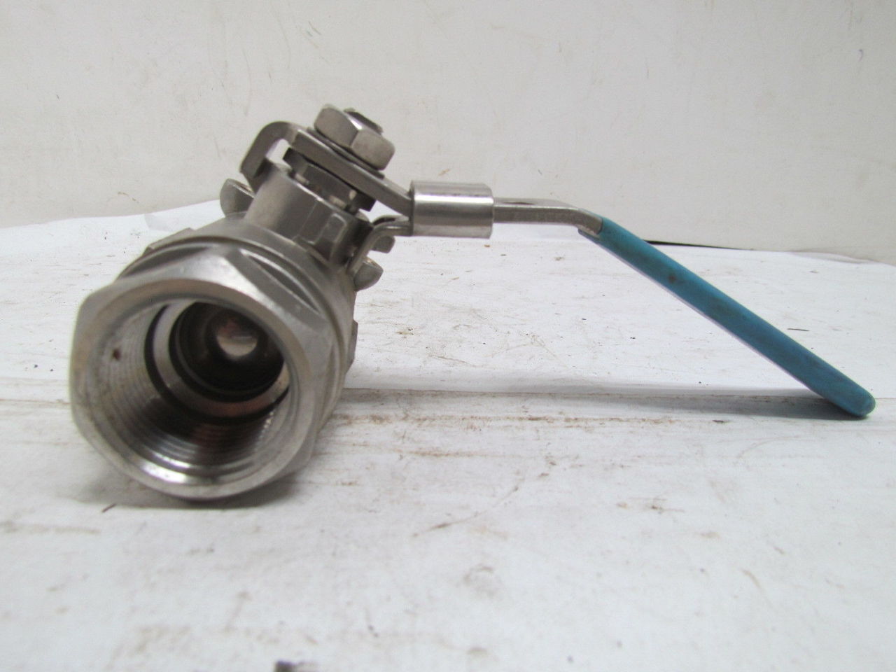 Milwaukee CF 8M 1" NPT 2000 WOG Stainless Steel Ball Valve Locking