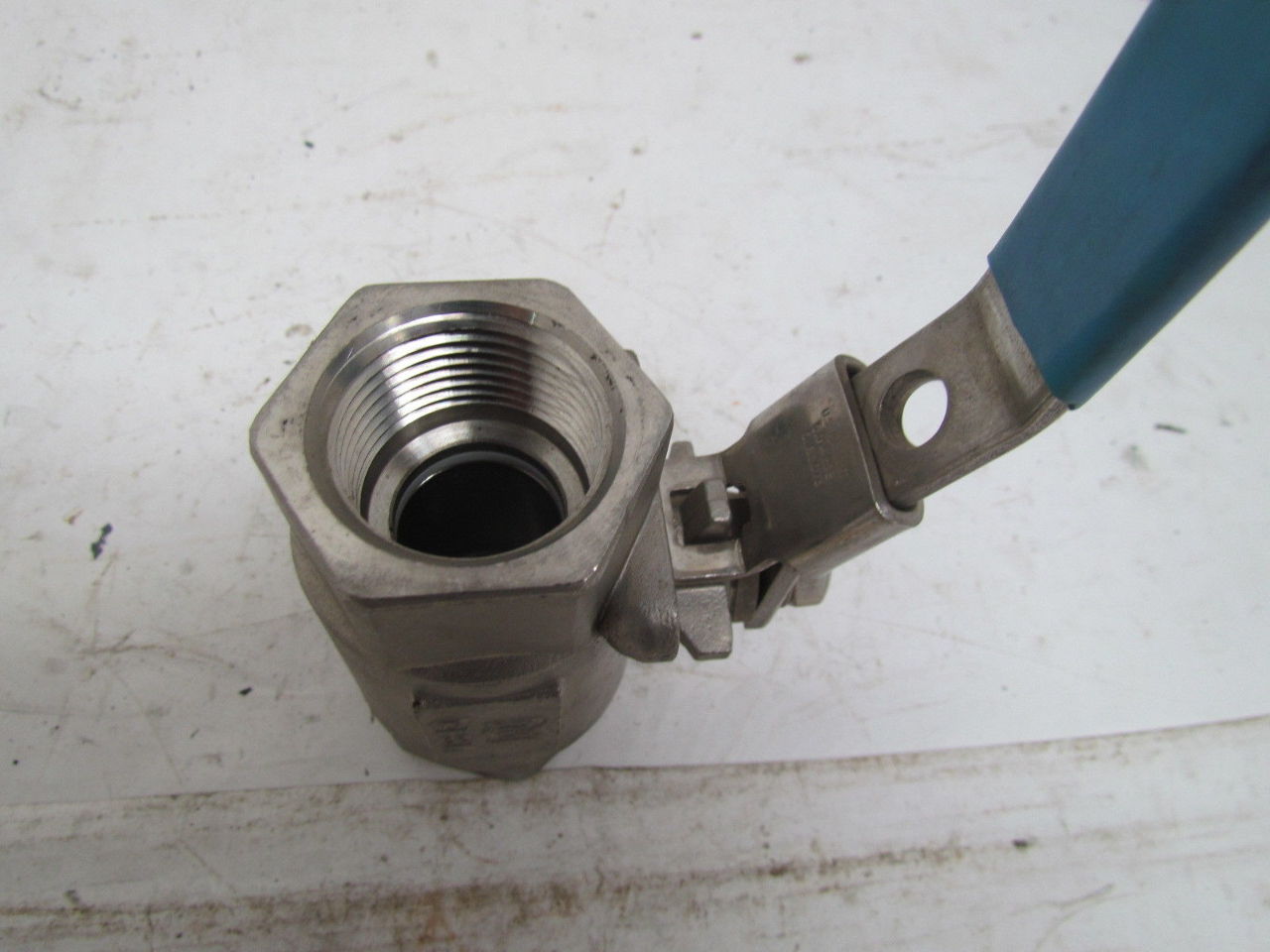 Milwaukee CF 8M 1" NPT 2000 WOG Stainless Steel Ball Valve Locking