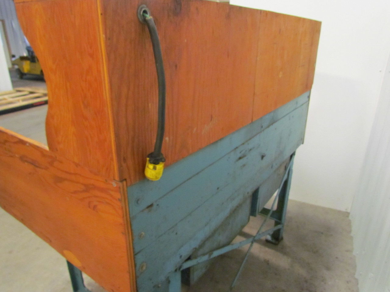 Vintage Industrial Heavy Duty Workbench Desk Butcher Block Table Cast