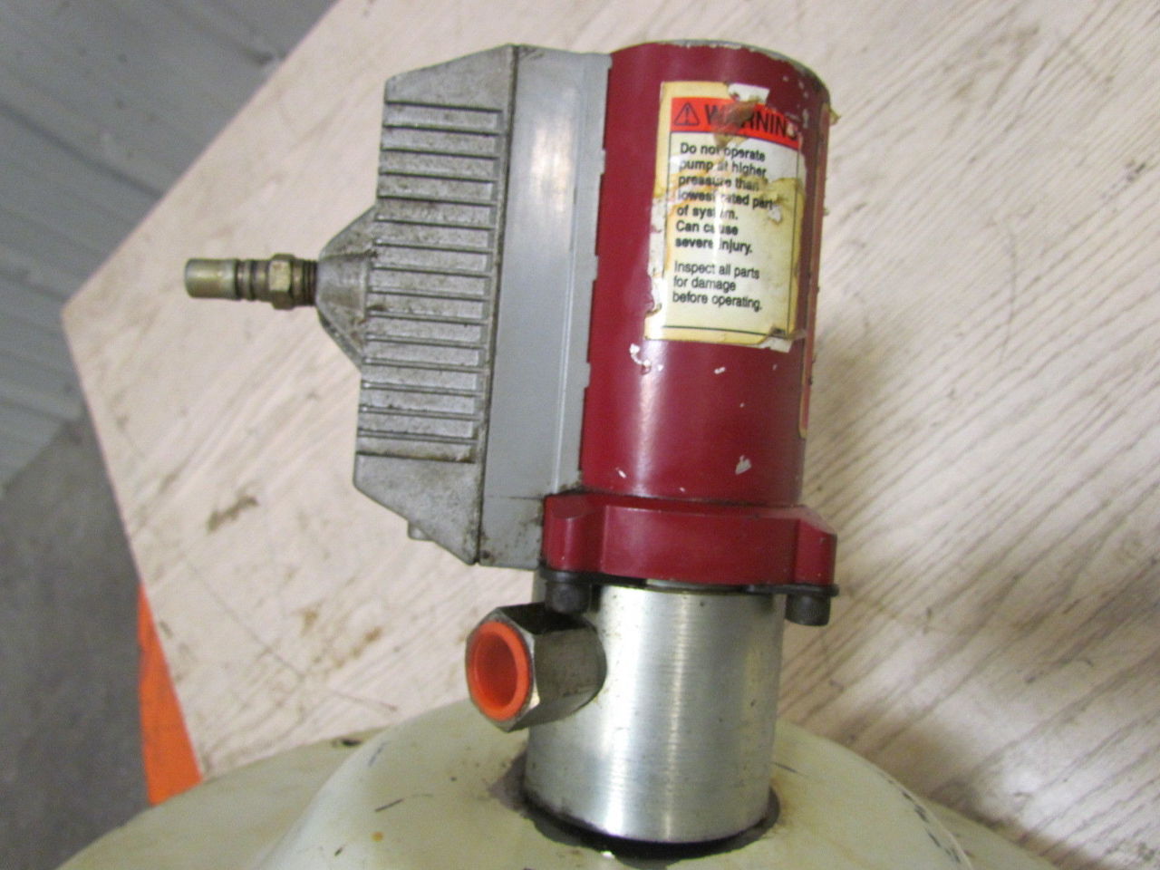 Alemite 9660A T3 AirPneumatic Oil Pump Standard Duty 16 Gal Drum 750