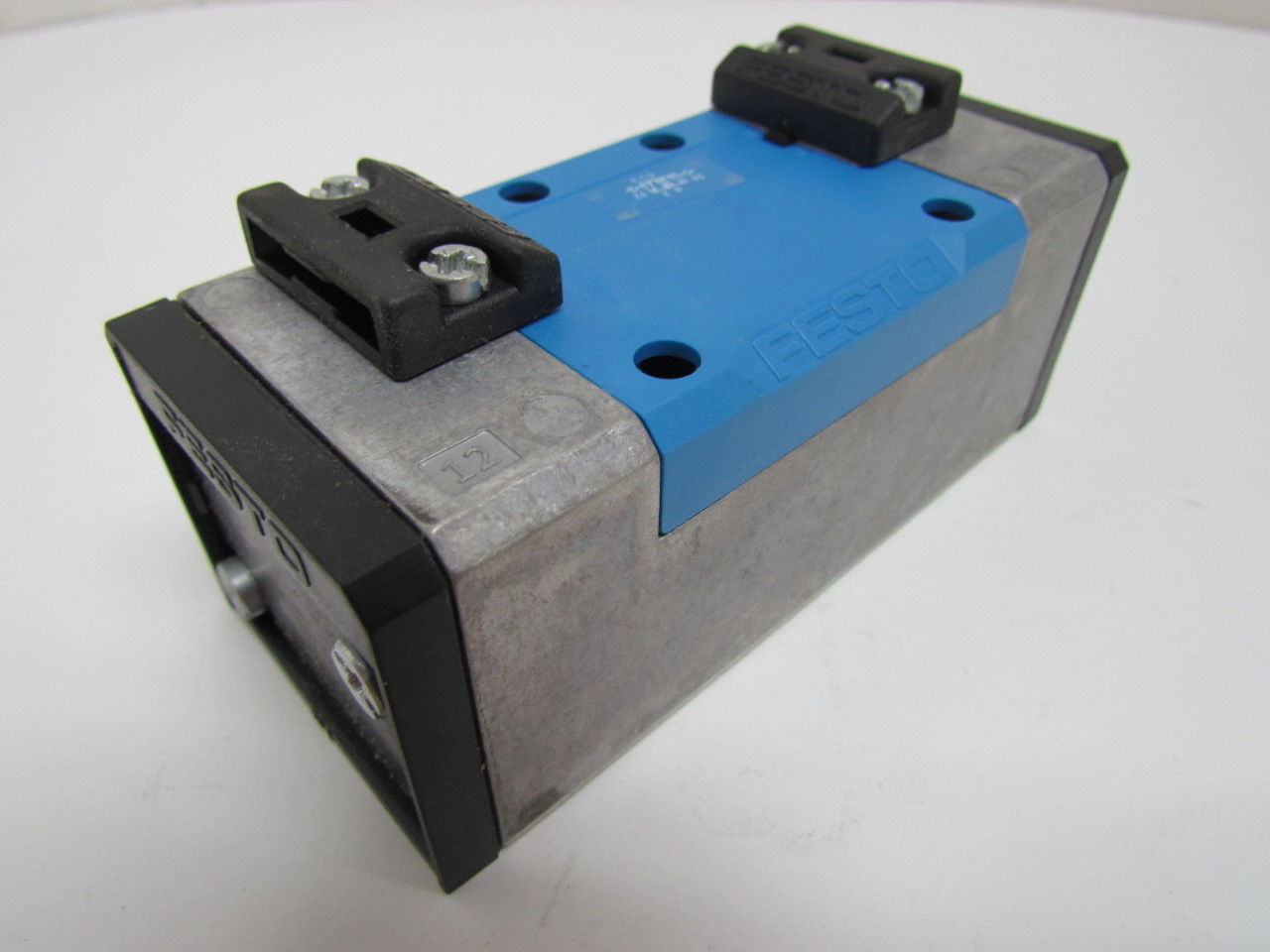 Festo J5/2D2C 151846 Pneumatic Valve 5/2 Way ISO 55991 NIB Double