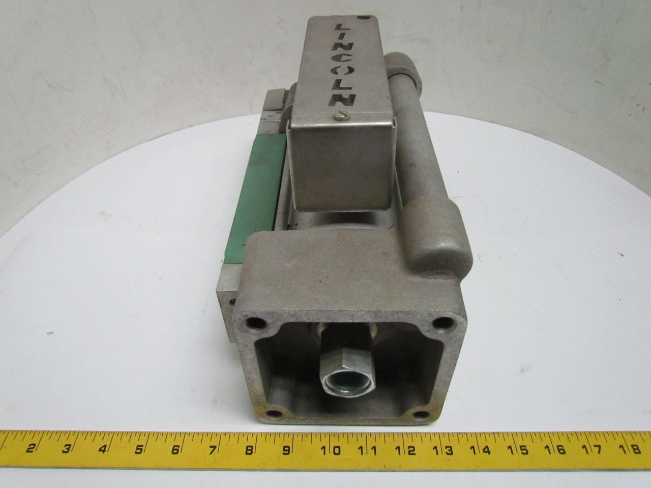 Lincoln 84804 Pneumatic Oil Pump Air Motor 4" Grease Pump Airmotor Ser