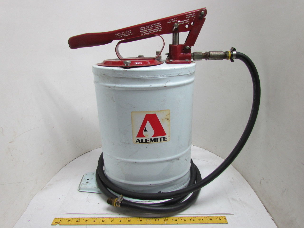 Alemite MultiPressure Manual Grease & Oil Bucket Pump 35 lb 5 gal 2500