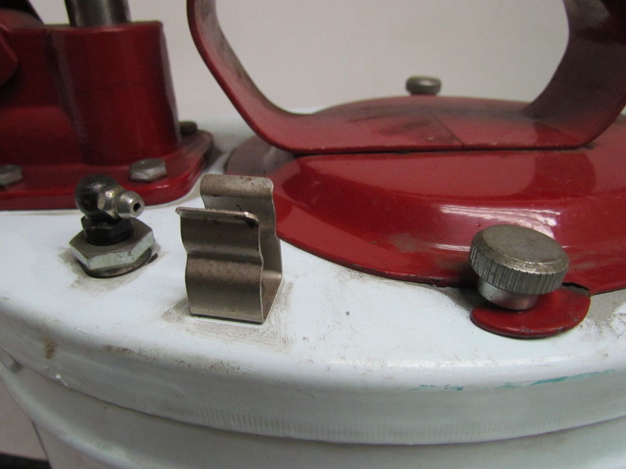 Alemite MultiPressure Manual Grease & Oil Bucket Pump 35 lb 5 gal 2500