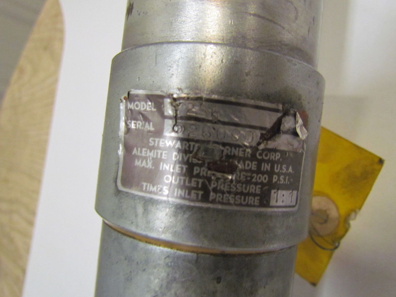 Alemite 7216 11 Air Operated Oil Pump for 55 gallon Drum 14 GPM Piston