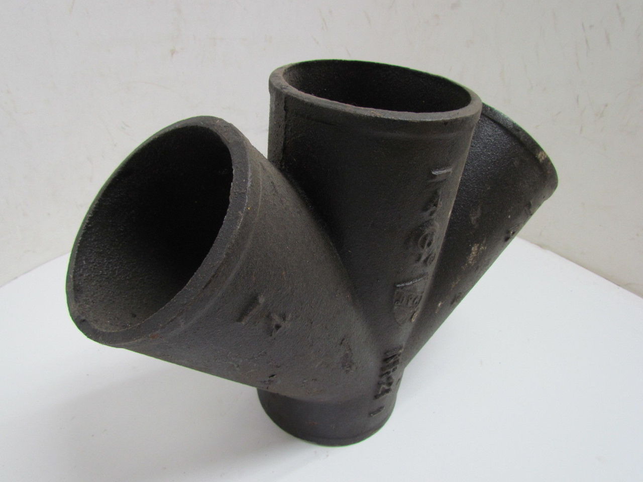 Charlotte Pipe & Foundry NH 21 00236 4in Cast Iron No Hub double Wye
