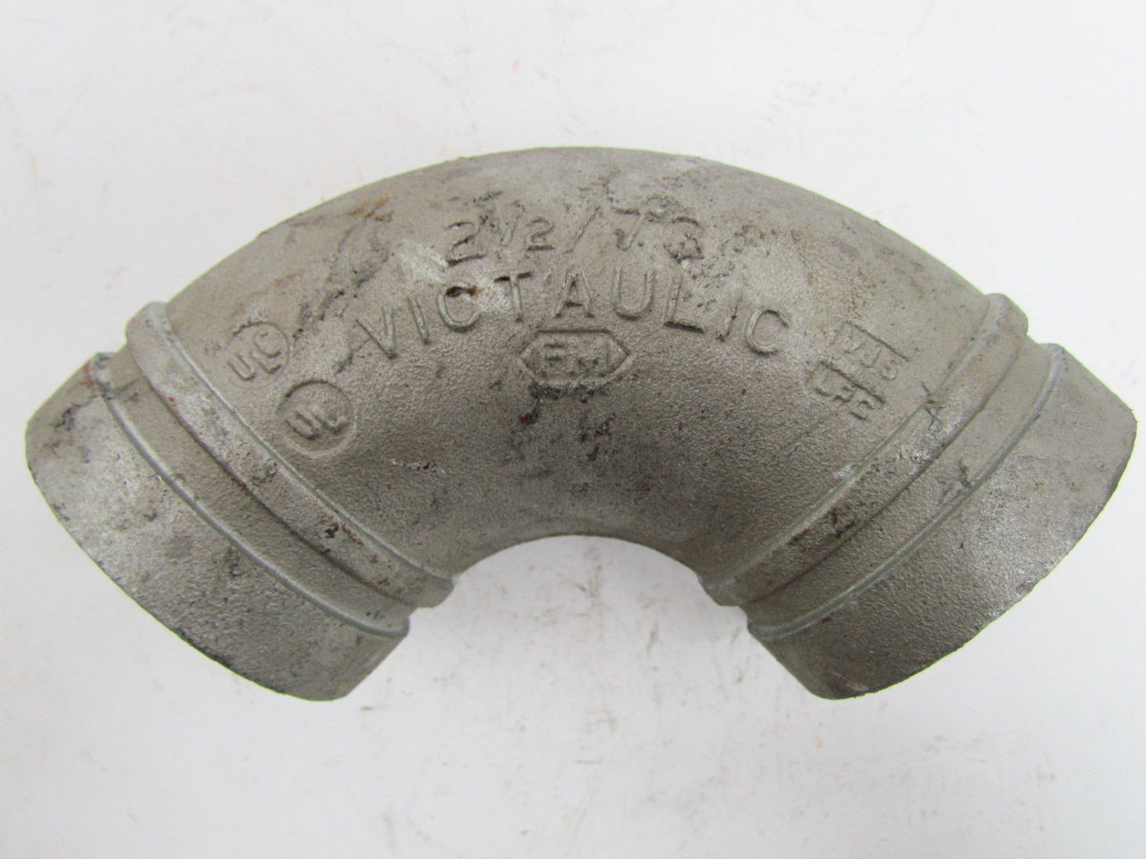 Victaulic No 10 21/2" Grooved End Galvanized Ductile Iron Pipe Elbow