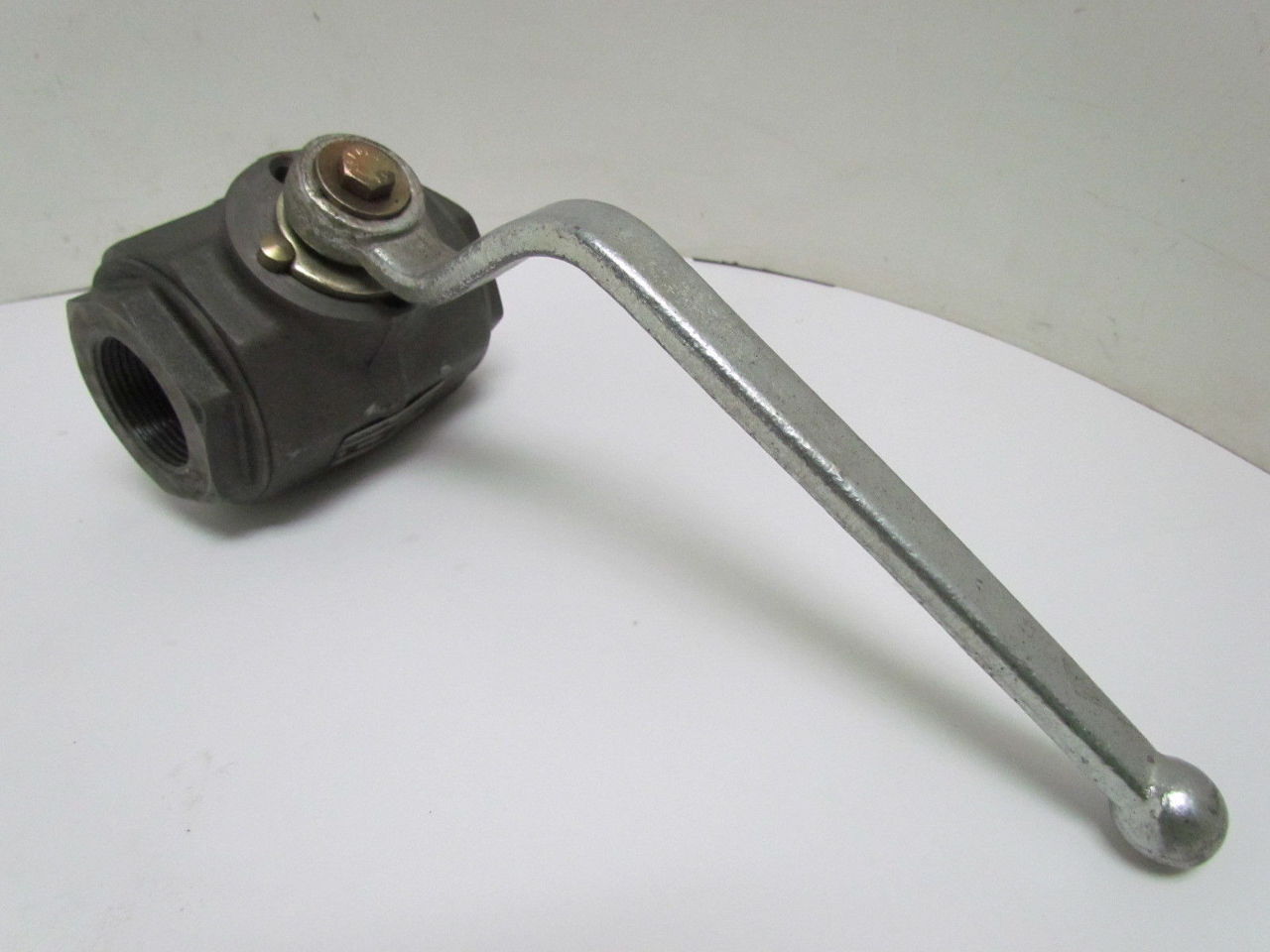 Flutec KHM Series 2 Way Ball Valve 32NPT1114 5000 PSI 11/4" NPT eBay