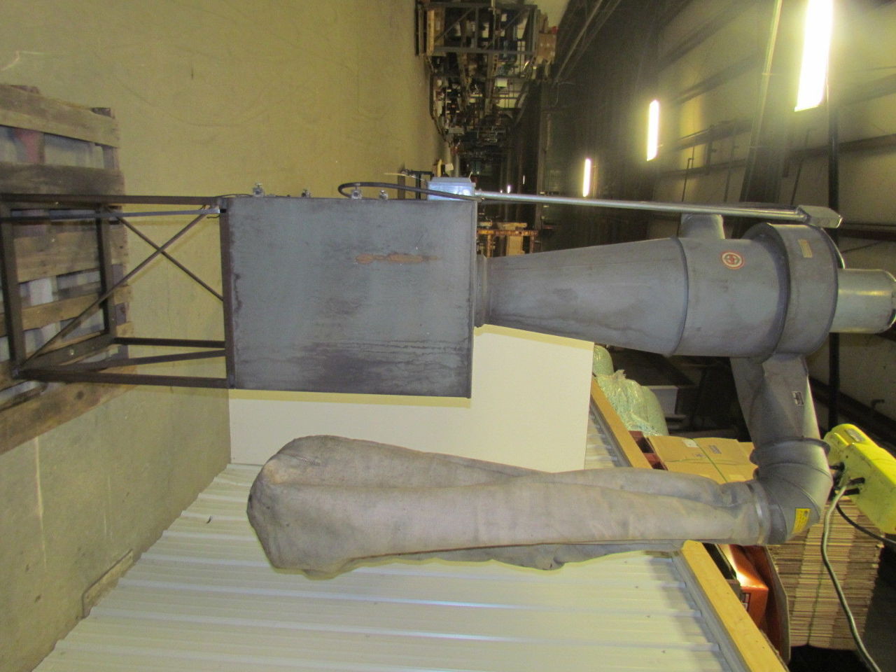 Torit 19FB Dust Collector 2HP 3PH W/Filter Bag + Base 6" Inlet