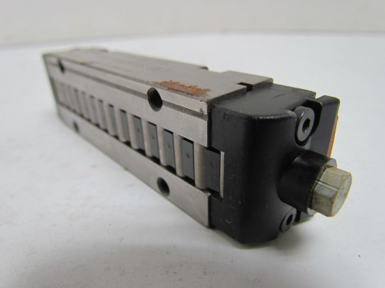 INA 04 T5 RUS 19105 Linear Roller Block Bearing NEW