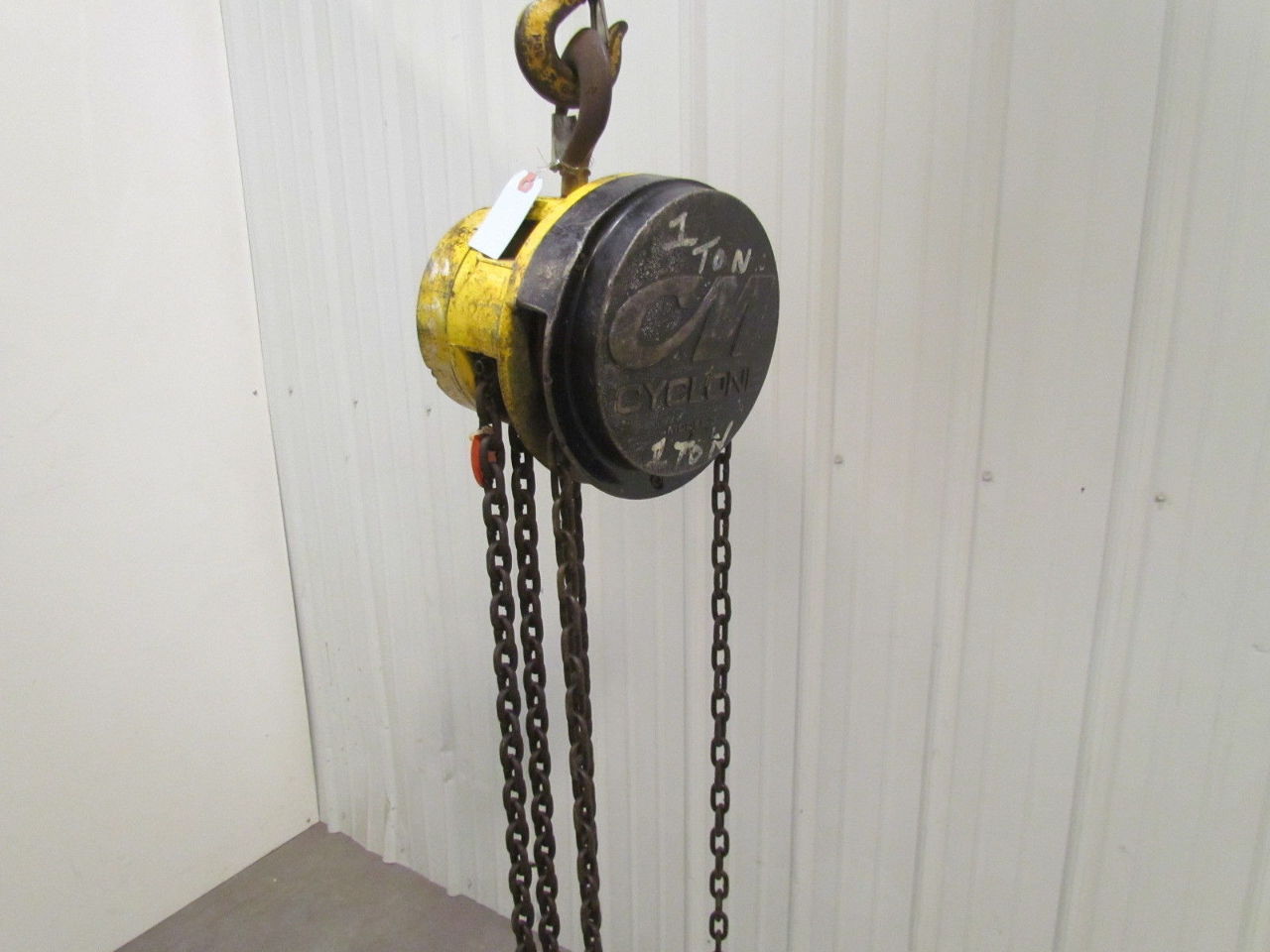 CM Cyclone 1 Ton Manual Chain Fall Hand Hoist 9' 6" Lift 2000 LB