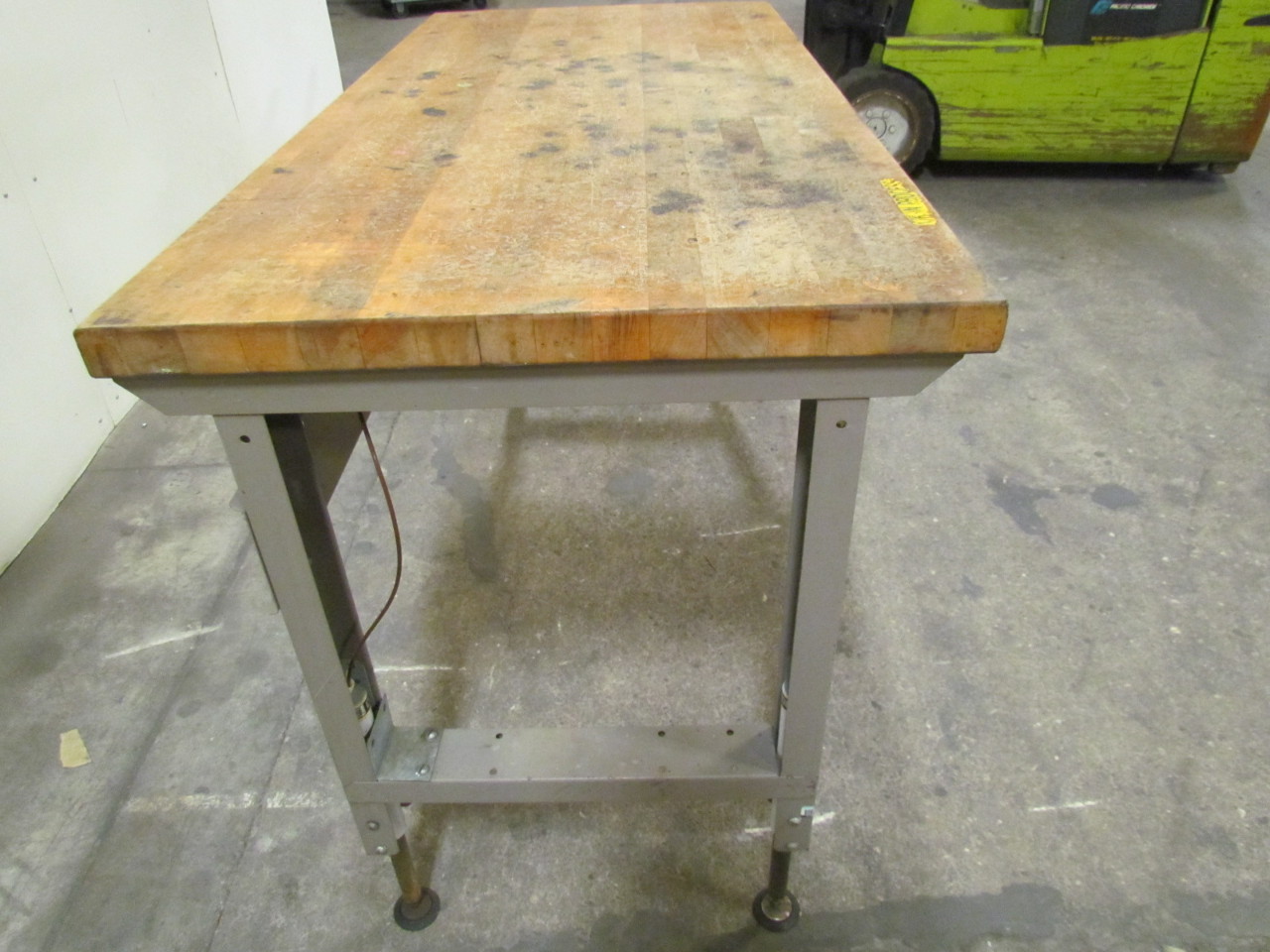 Lyon Industrial Butcher Block Workbench Lift Table 60x28x3036