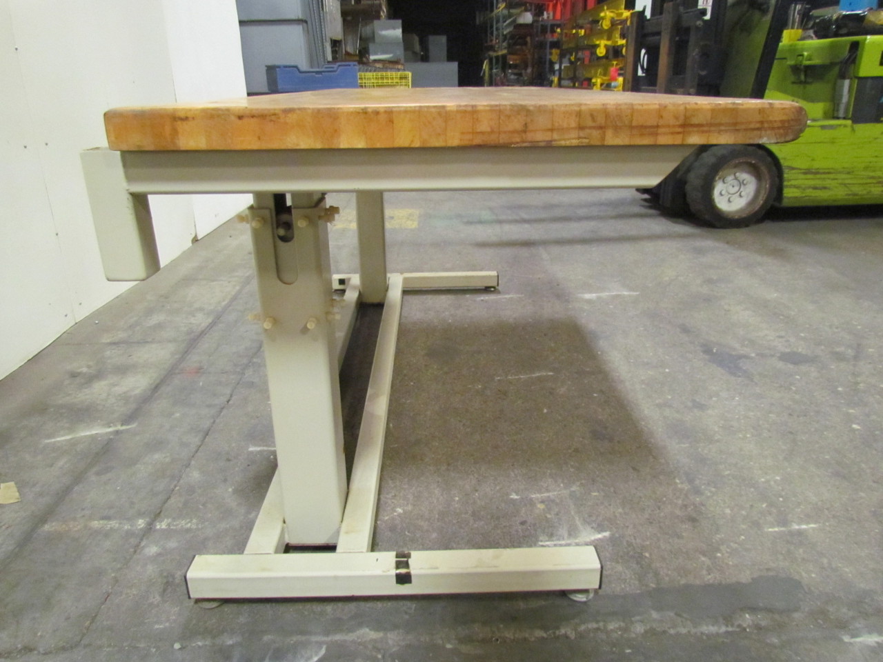 AMD Industrial Butcher Block Workbench Lift Table 60x28x3036