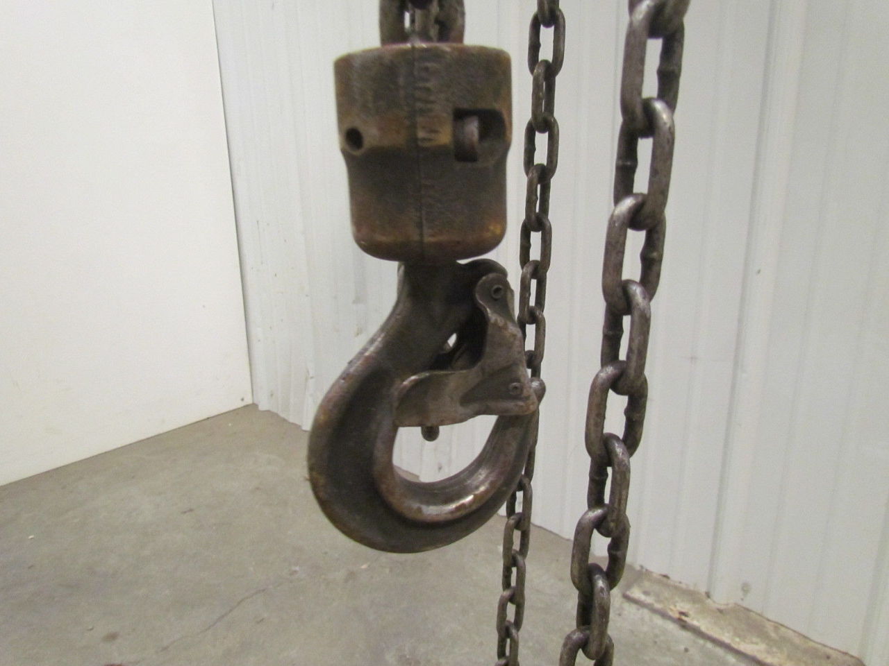 CM Columbus Mckinnon 646 2Ton Manual Chain Fall Hoist 7'Lift Load