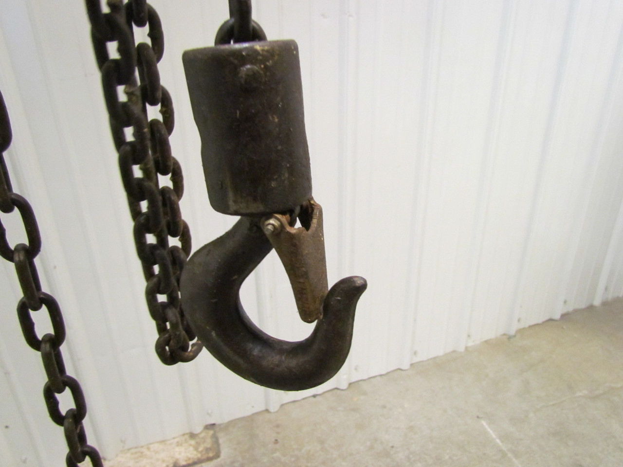 CM Cyclone Model M 1/2 Ton Manual Chain Fall Hoist 11' 6" Lift 1000 lb