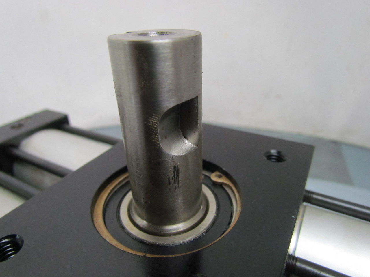 Parker Pneumatic Rotary Actuator 11/2" Bore 180 Degree Dual Shaft Rack