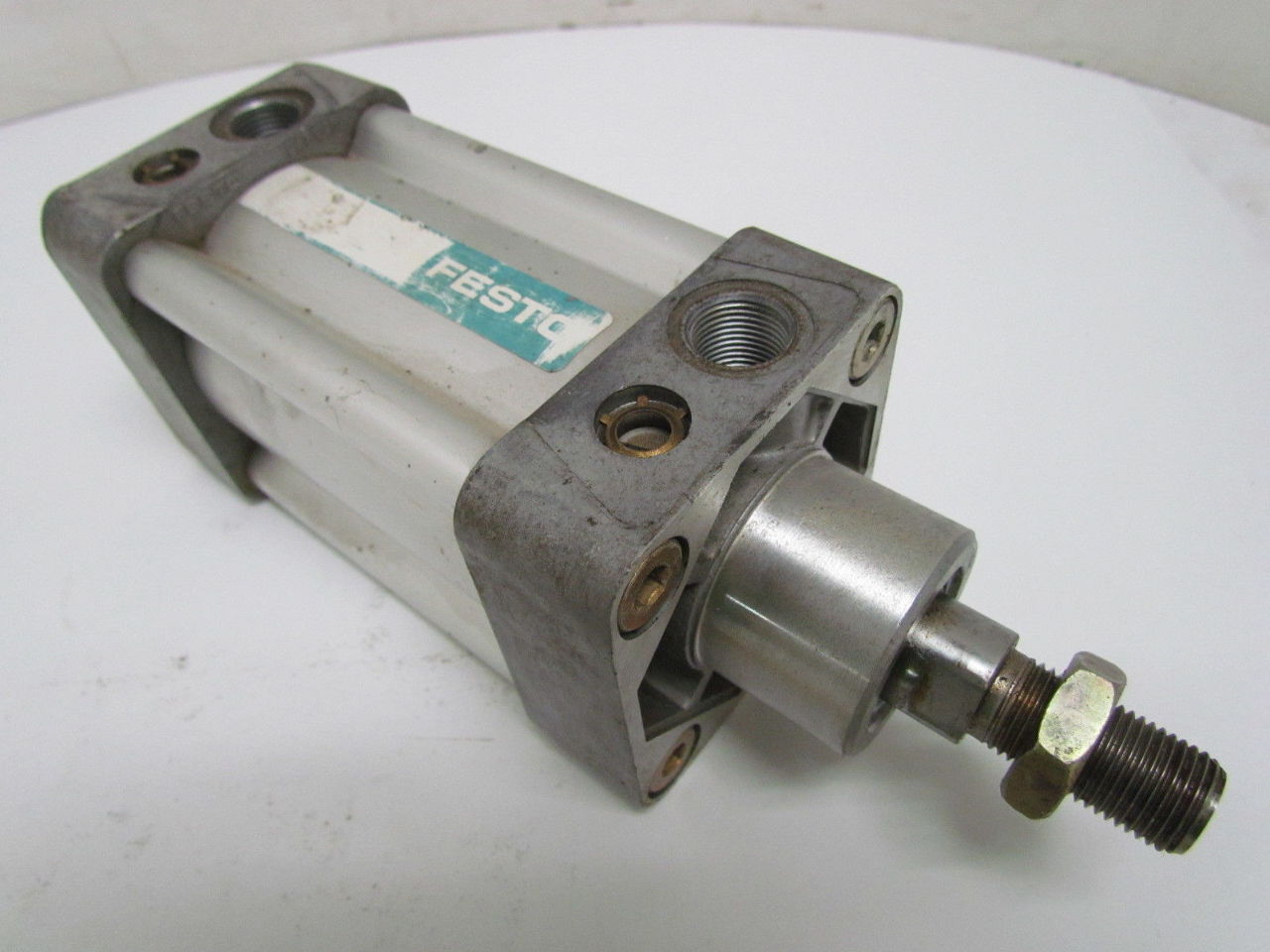Festo Pneumatic Air Cylinder 63mm Bore x 40mm Stroke M16x1.5 Rod Thread