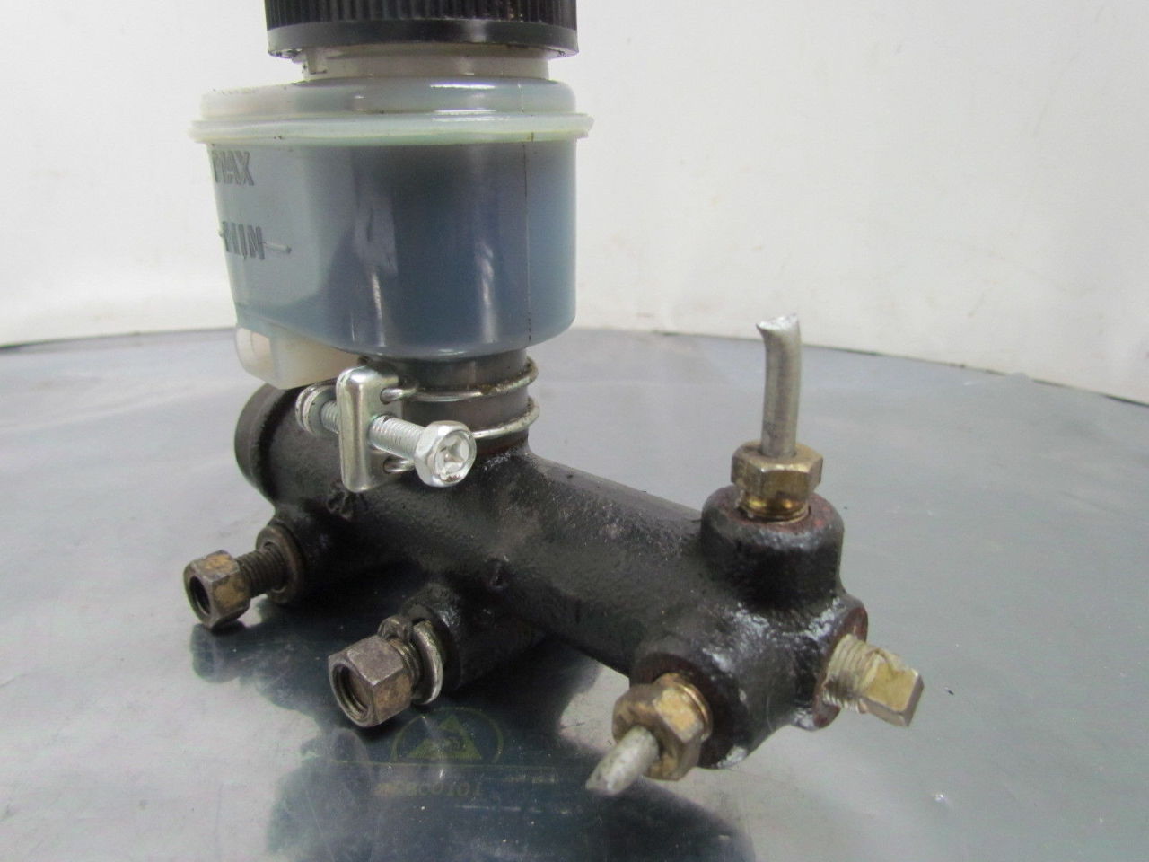 Caterpillar Brake Master Cylinder From A Cat 2EC25 Forklift eBay