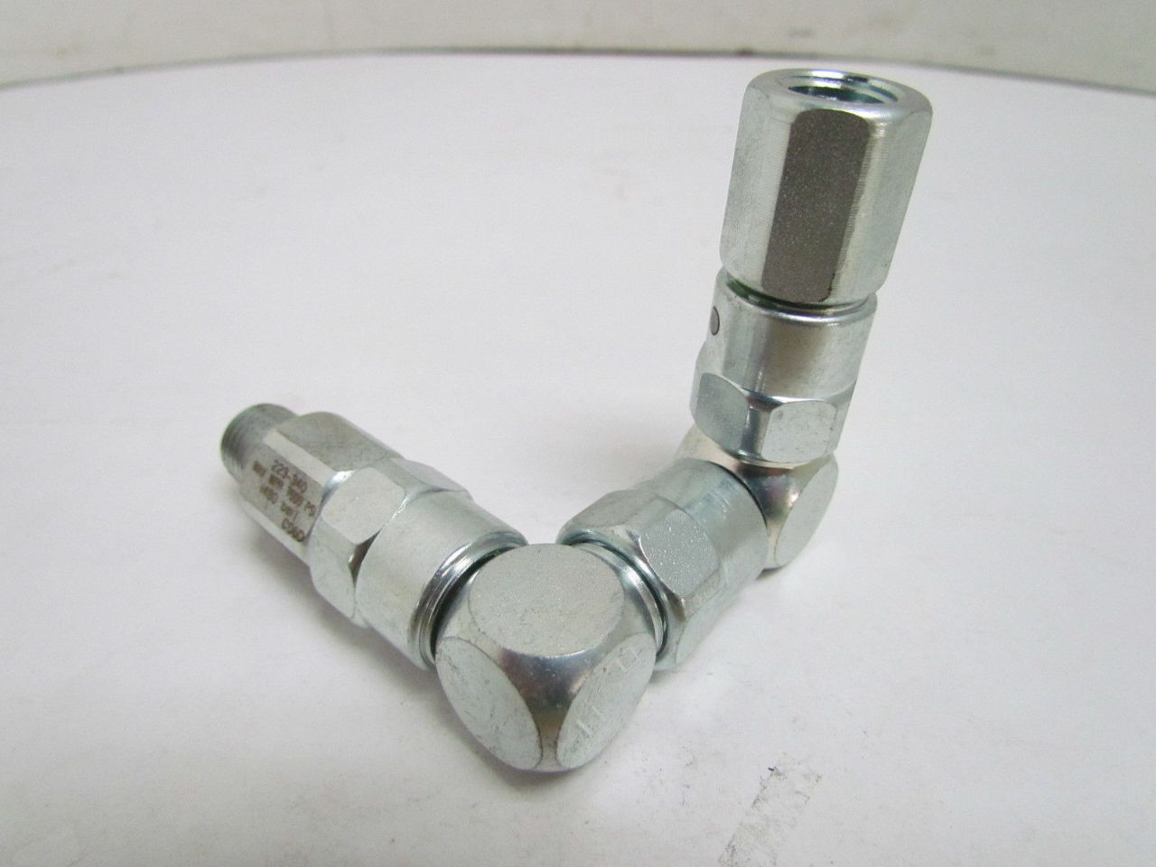 Graco 223340 223340 C06D 6500 PSI 3Way ZType Swivel 1/4" NPT Inlet