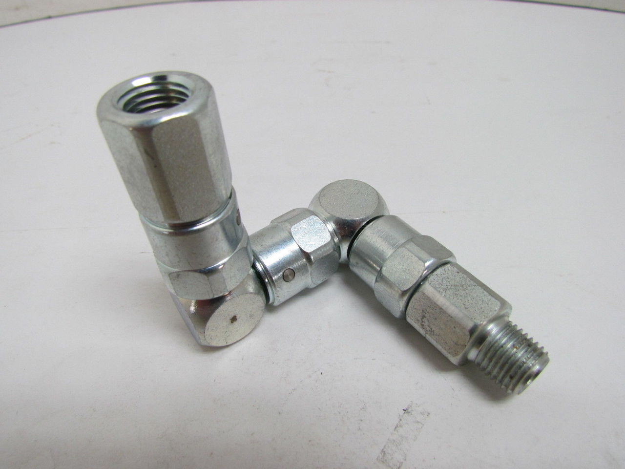 Graco 223340 223340 C06D 6500 PSI 3Way ZType Swivel 1/4" NPT Inlet