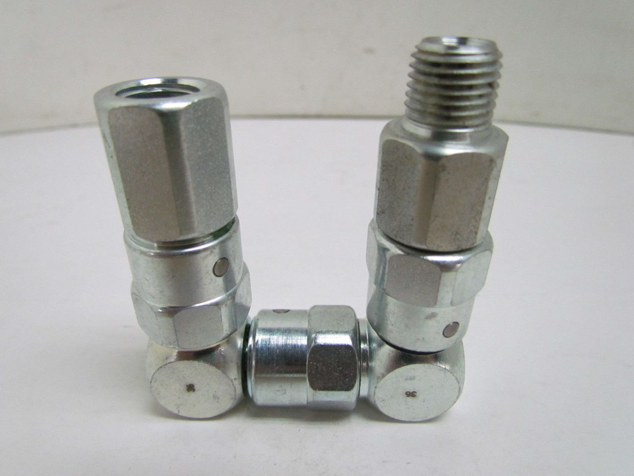 Graco 223340 223340 C06D 6500 PSI 3Way ZType Swivel 1/4" NPT Inlet