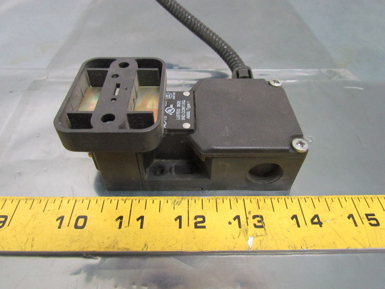 Schmersal AZ 1612zvrkM16 Safety Interlock Door Switch 500V 6kv eBay