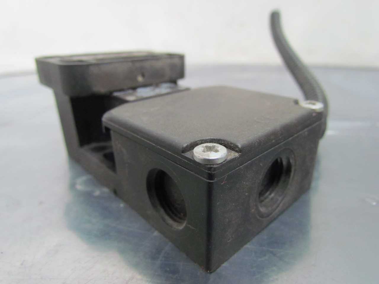 Schmersal AZ 1612zvrkM16 Safety Interlock Door Switch 500V 6kv eBay