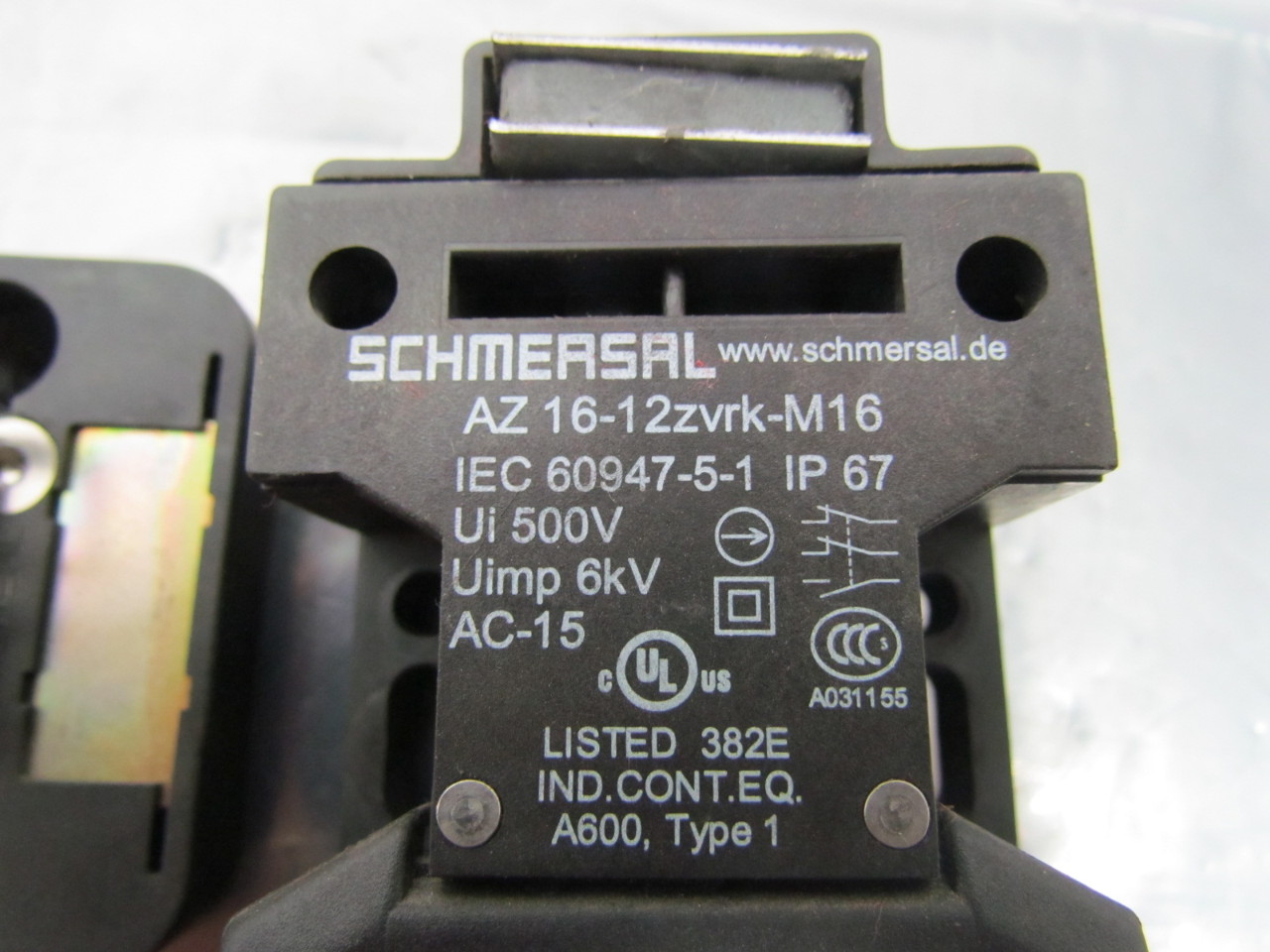 Schmersal AZ 1612zvrkM16 Safety Interlock Door Switch 500V 6kv eBay