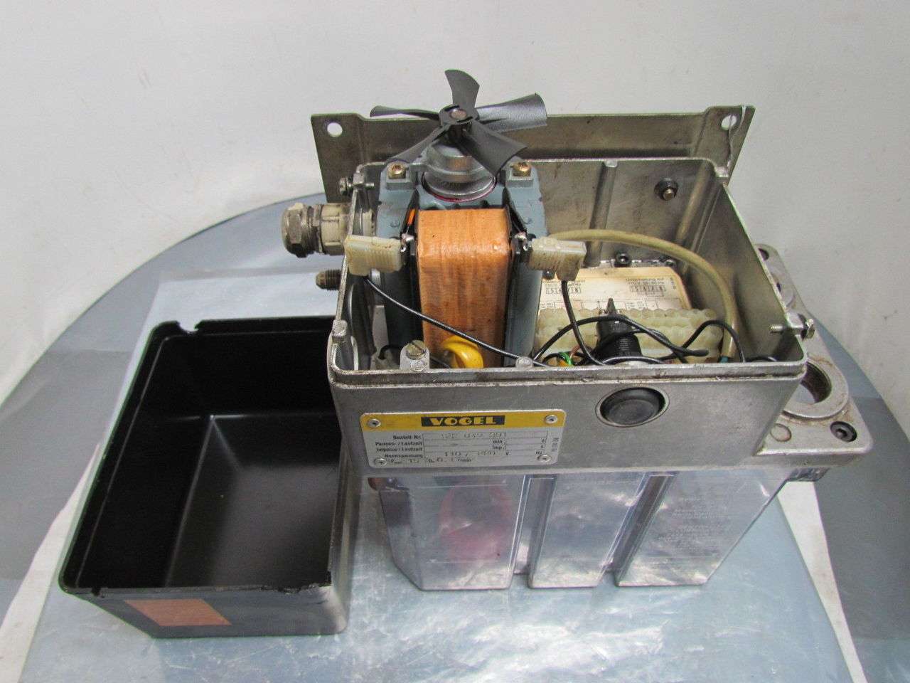 Vogel 122 049 301 122049301 Centralized Lubrication System 110/220 V