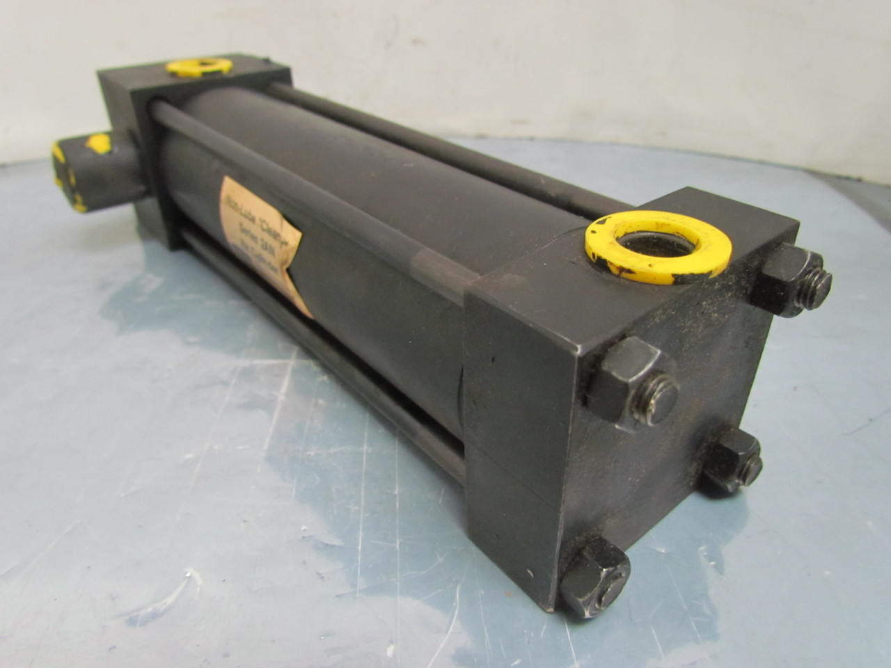 Parker 02ANU14A Pneumatic Air Cylinder 2" Bore 6" Stroke Trunnion Mount