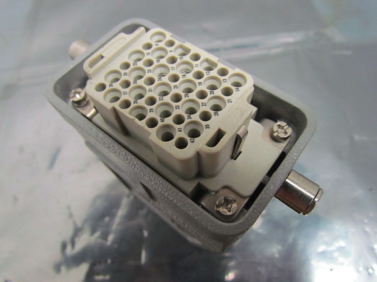 Harting PCGF20 20Pin Female Connector Plug Aluminum Hood Housing Side