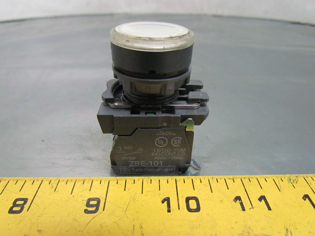 Telemecanique ZBE-101 ZB5AZ009 Pushbutton Switch 240V 3 Amp White | eBay
