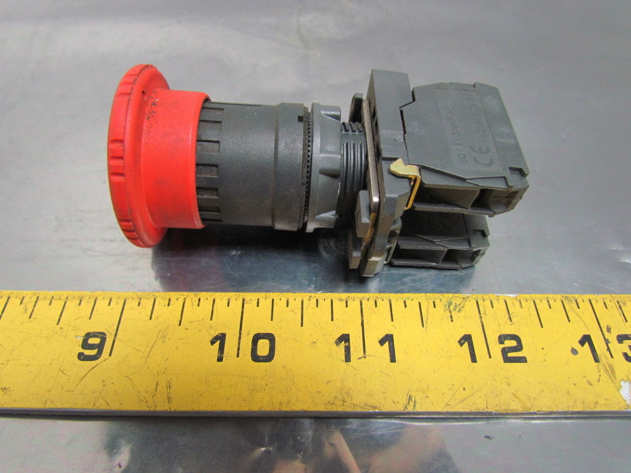 Telemecanique ZB5AZ009 ZBE-101 ZBE-102 Emergency Stop Pushbutton Switch ...