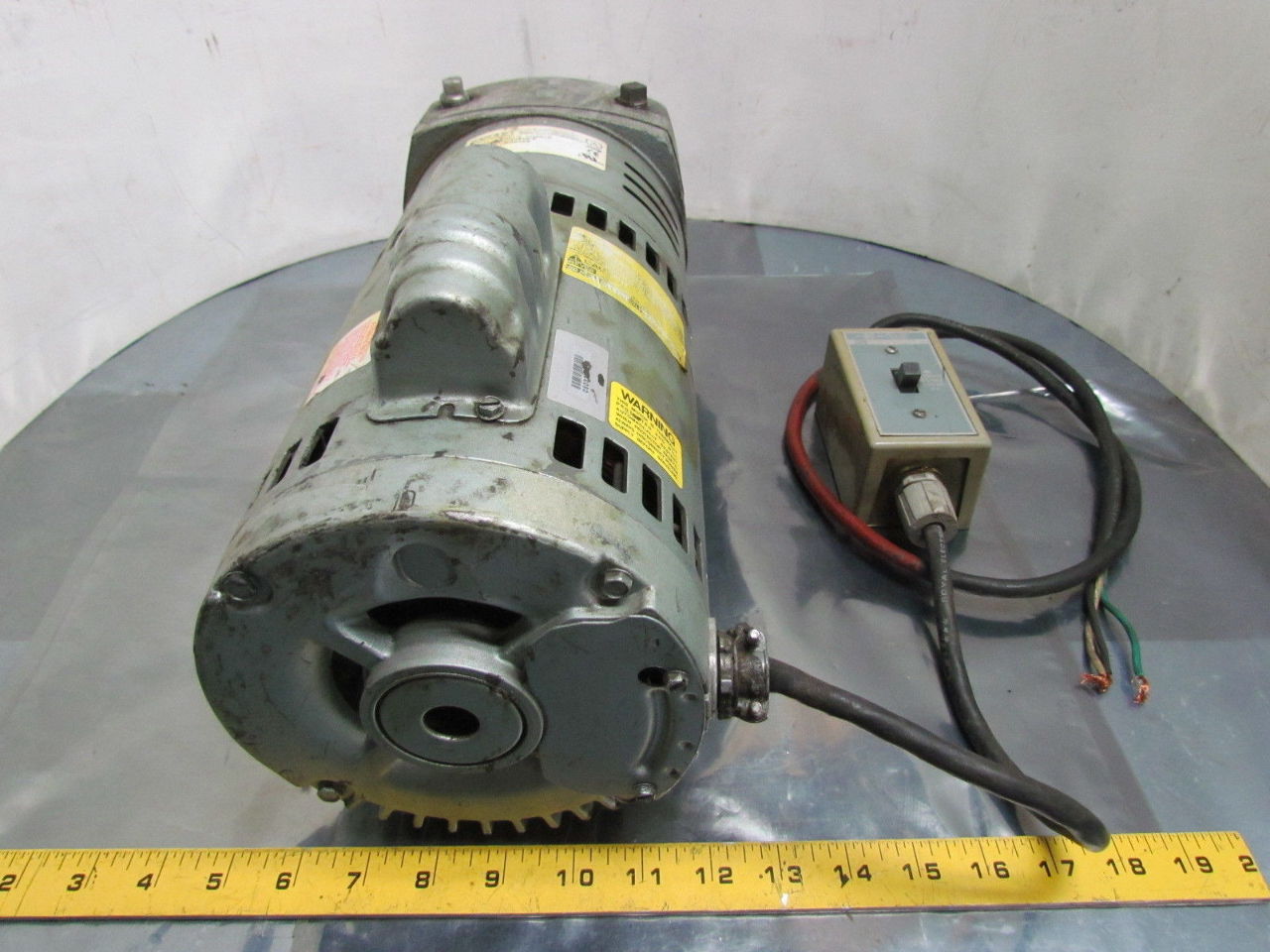 Gast 1023101Q Motor Mounted Rotary Vane Vacuum Pump 3/4 HP 1Ph 3/8