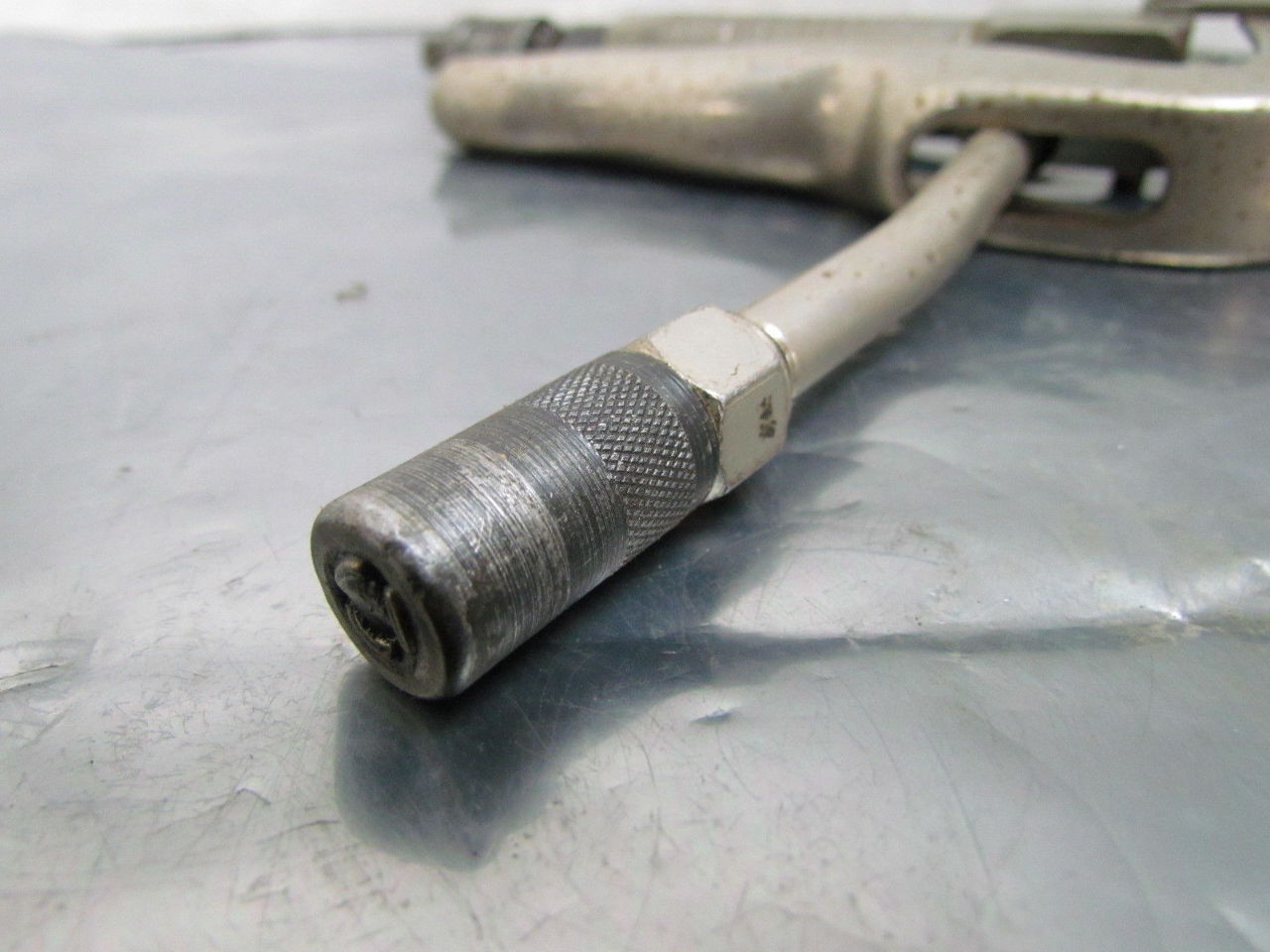 High Pressure Grease Gun Control Valve 1/4" NPT Inlet 5" Extension