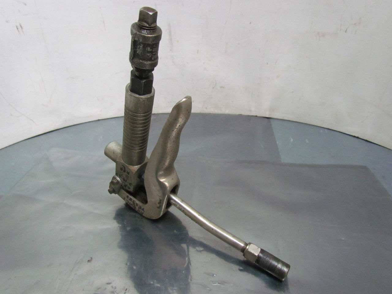 High Pressure Grease Gun Control Valve 1/4" NPT Inlet 5" Extension