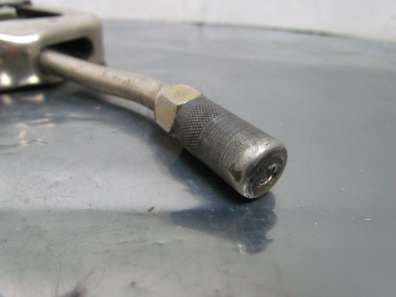 B2 High Pressure Grease Gun Control Valve 1/8" NPT Inlet 5" Extension