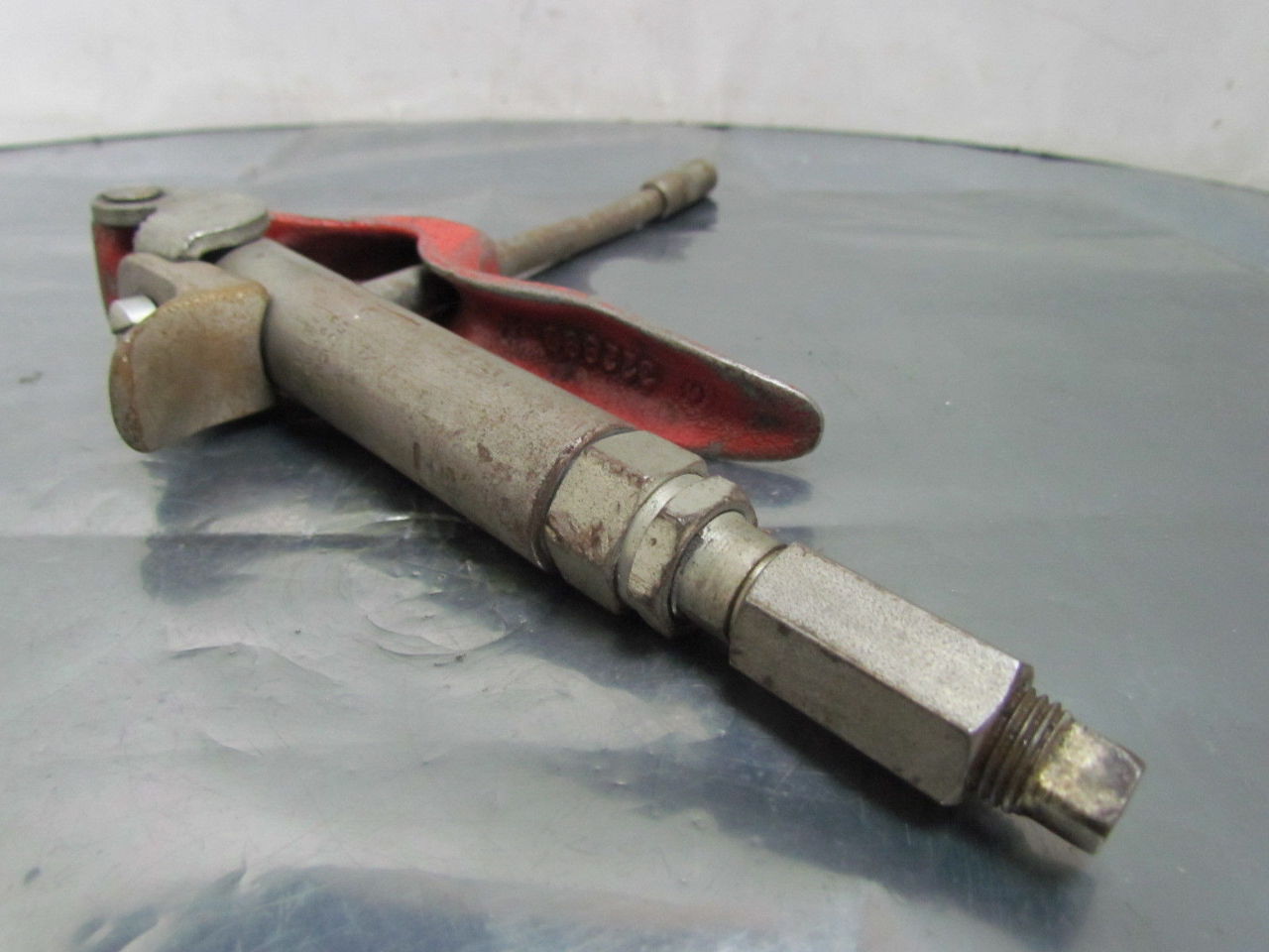 Alemite 63203 High Pressure Grease Gun Valve 1/4" Inlet 51/2" Ext