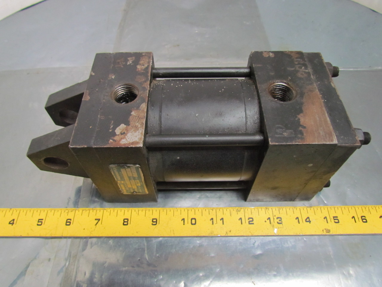 Parker BC2A142 Pneumatic Air cylinder 31/4" Bore 2" Stroke Clevis