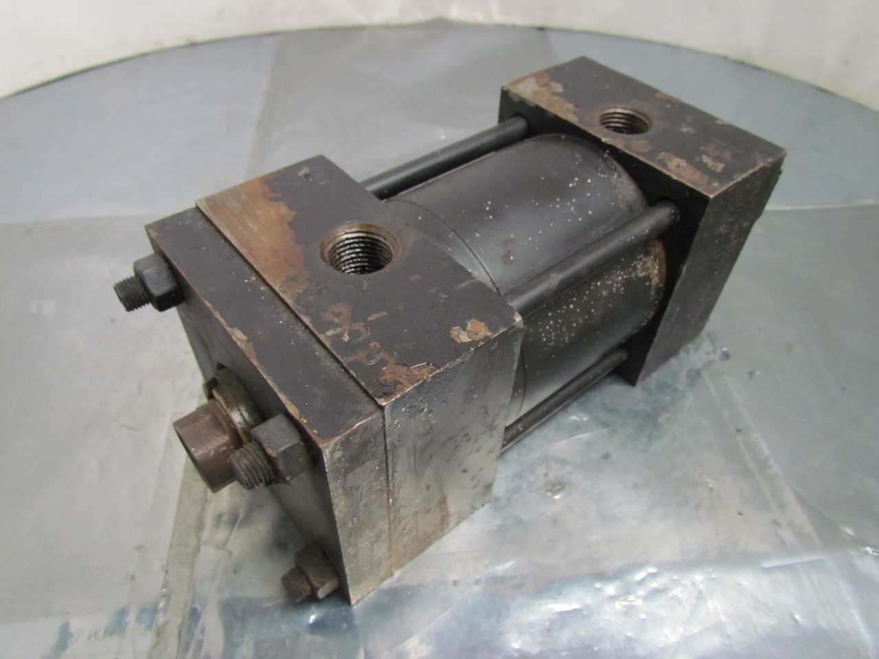 Parker BC2A142 Pneumatic Air cylinder 31/4" Bore 2" Stroke Clevis