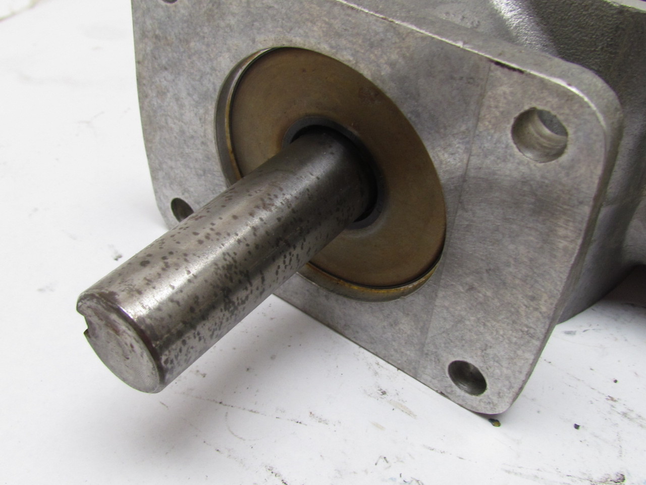 Boston Right Angle SpiralBevel Gear Drive Gearbox 21 Ratio 1.83Hp