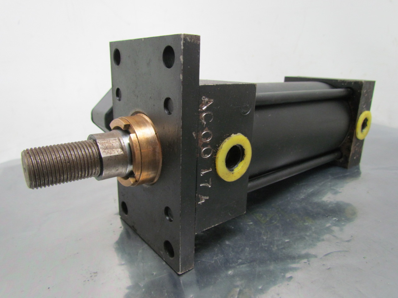 Parker CJ2AS34C Pneumatic Air Cylinder 21/2" Bore 4" Stroke Seies 2A w