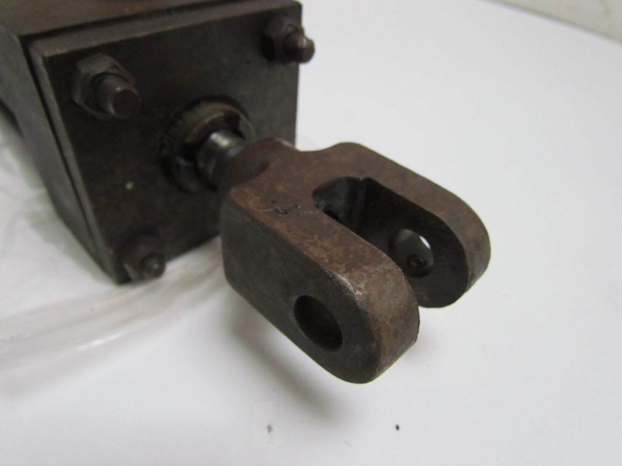 Parker BB2RAS14 Pneumatic Air Cylinder 21/2" Bore 4" Stroke Clevis