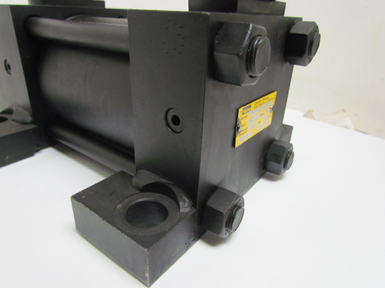 Parker CC2HTS24AC Hydraulic Cylinder 31/4" Bore 3" Stroke Side Lugs w