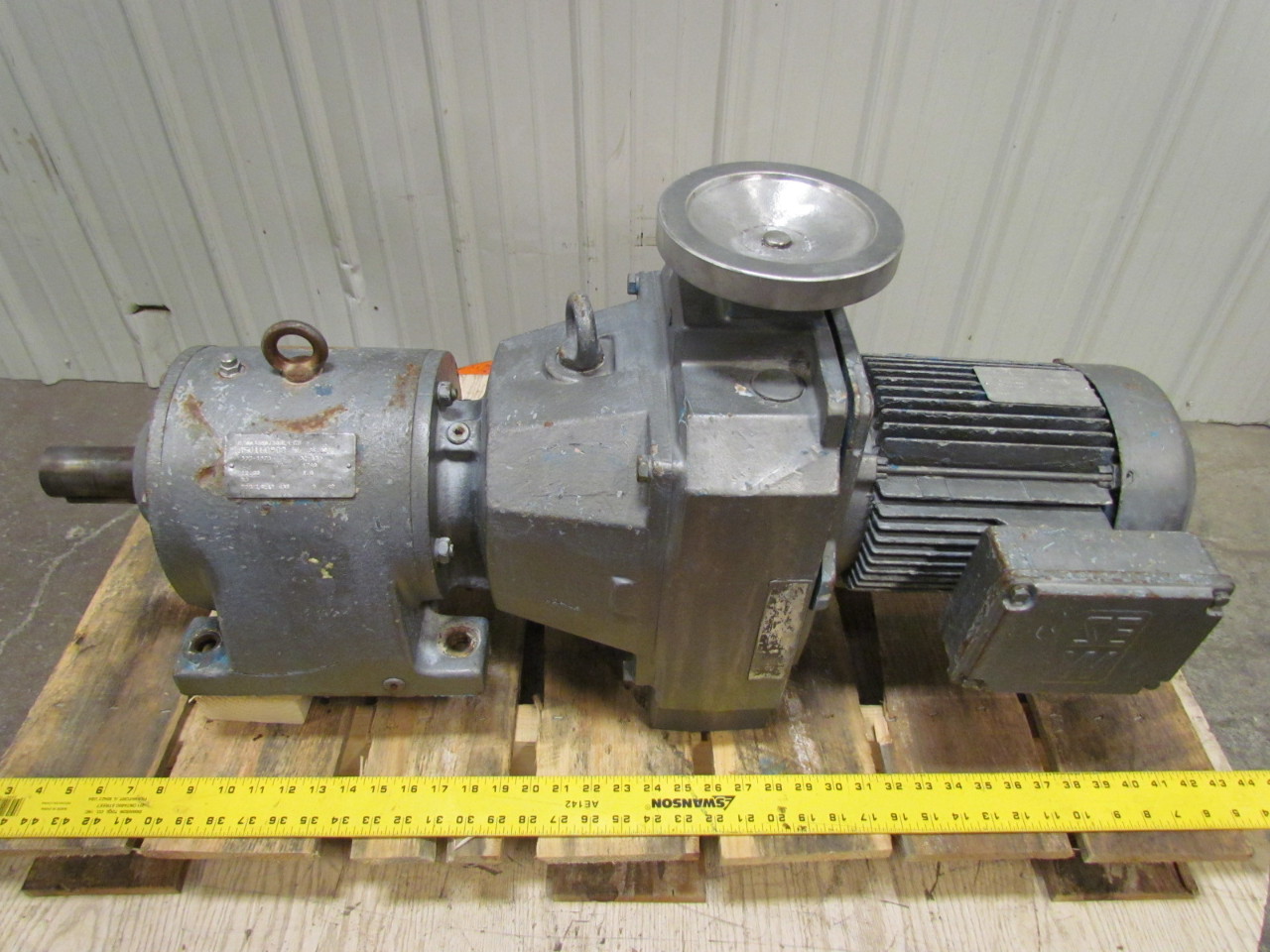 SEW EURODRIVE HP Variable Speed Gearbox Drive 230/460V 3PH 15/8" Shaft