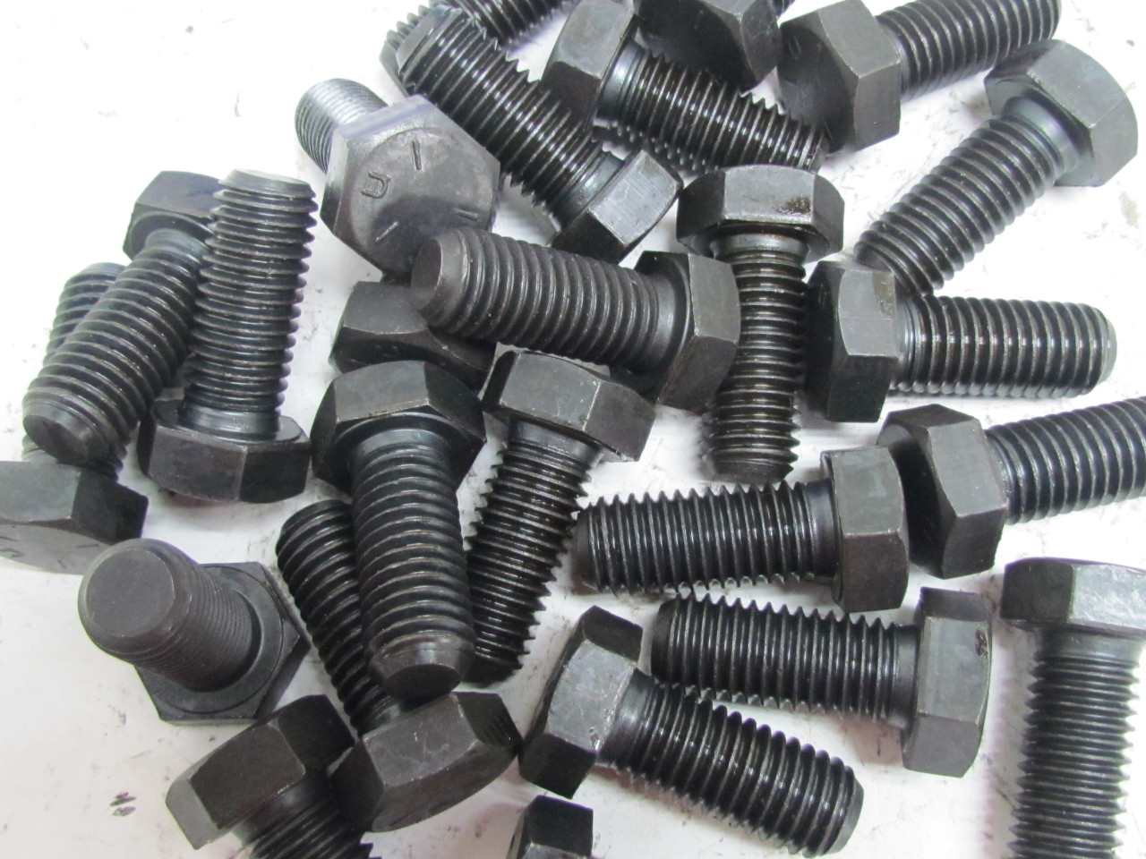 5-8-11x1-1-2-unc-hex-head-cap-screw-bolt-grade-5-black-qty-175