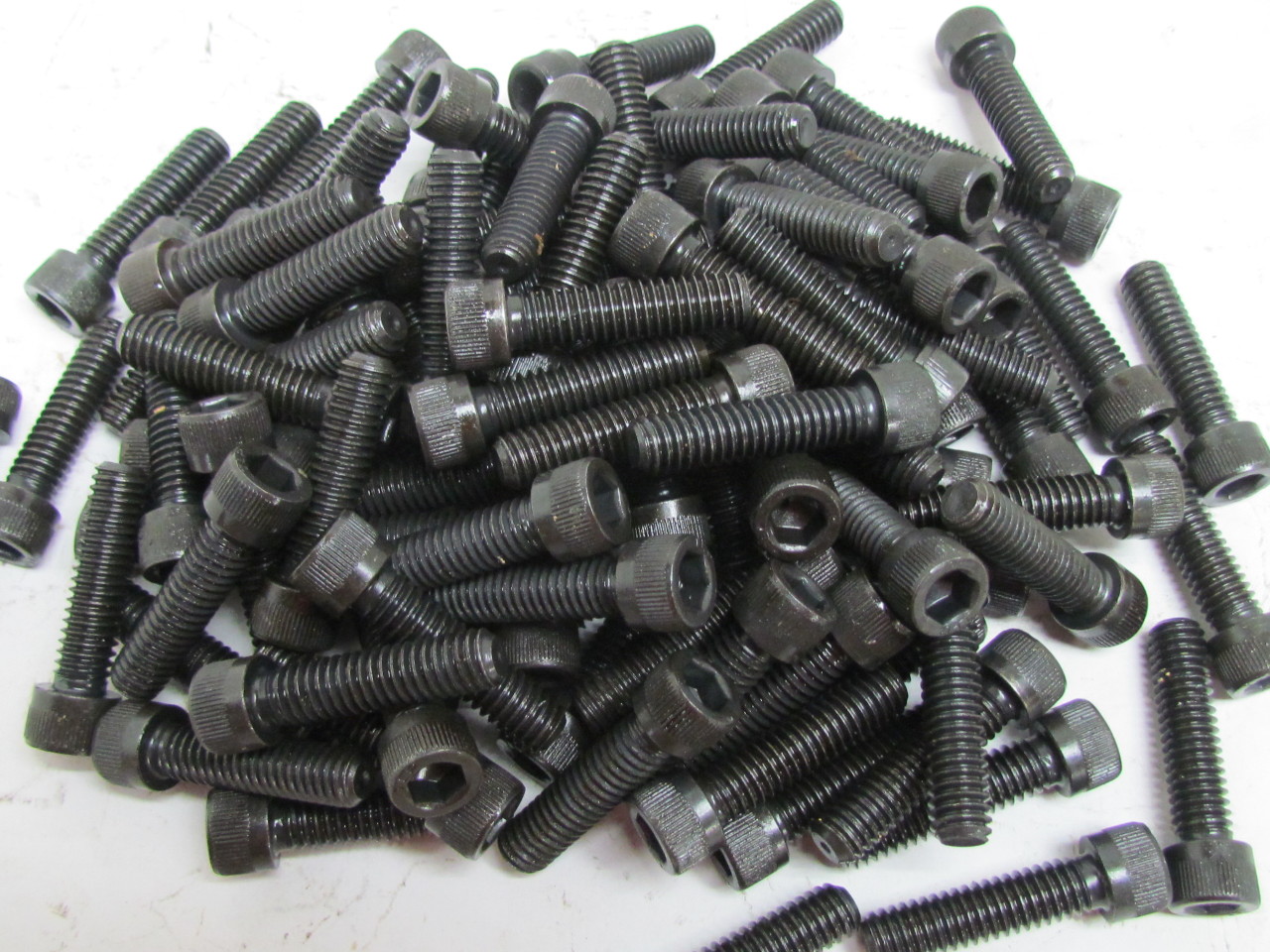 5-16-18x1-1-4-unc-socket-head-cap-screw-bolt-qty-100-ebay