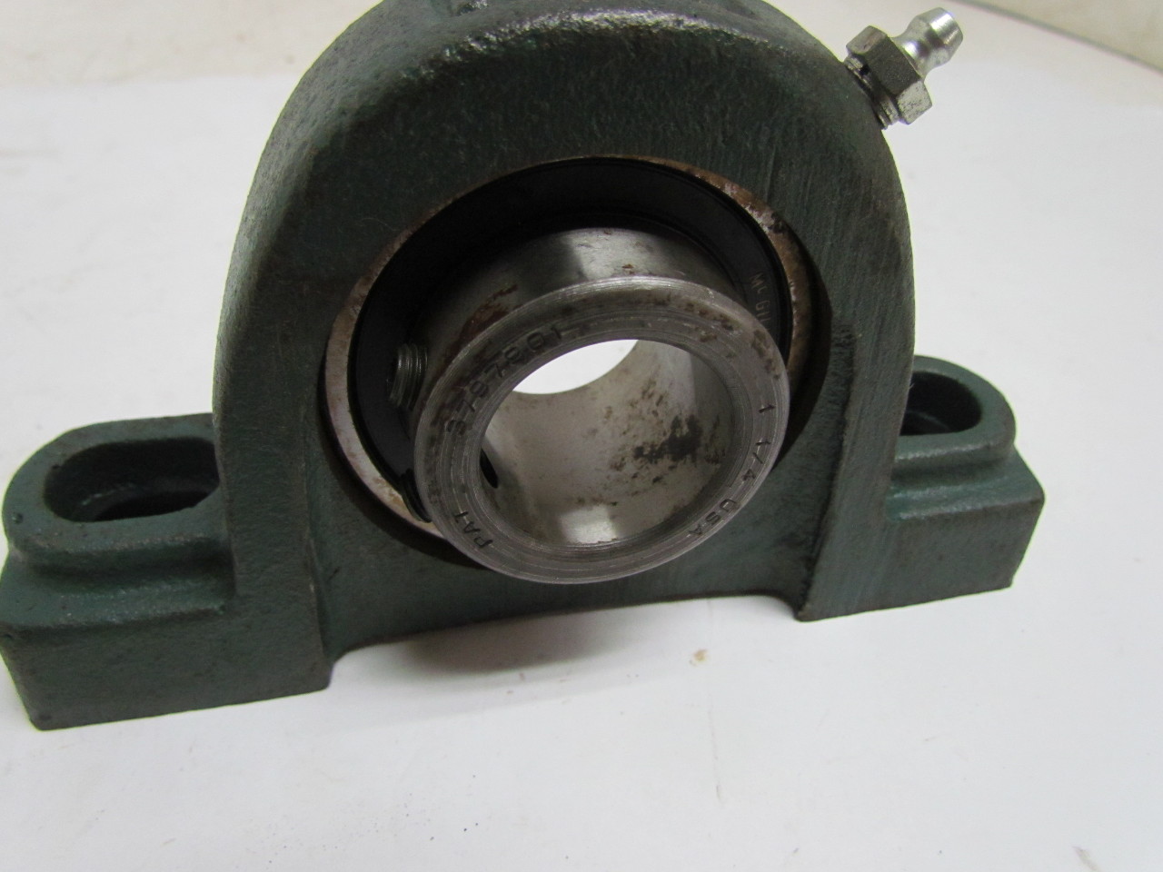 Dodge McGill MB 251 1/4 Pillow Block Bearing 11/4" Bore 2Bolt Mount